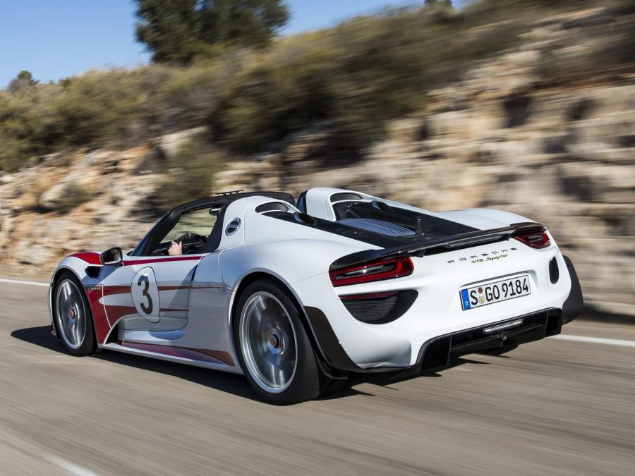  Porsche 918 Spyder Weissach Package 2014 года  (фото 6 из 18)